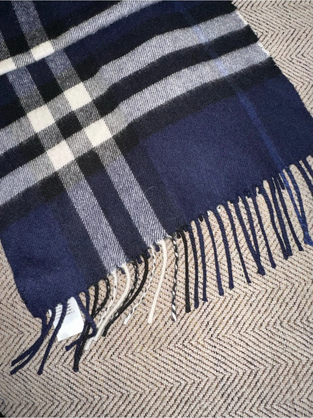Authentic Men’s Burberry Navy and Black 100% Cashmere Plaid Scarf
